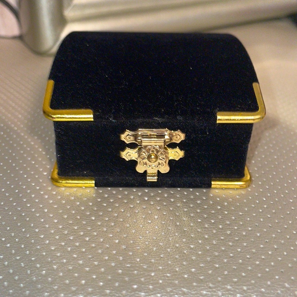 Jewelers Earring Box